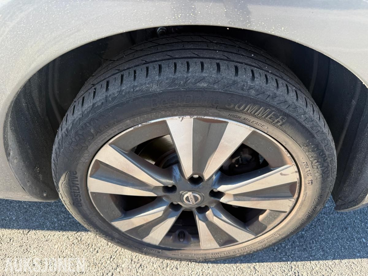 2017 Nissan LEAF 0KW, 99826km.