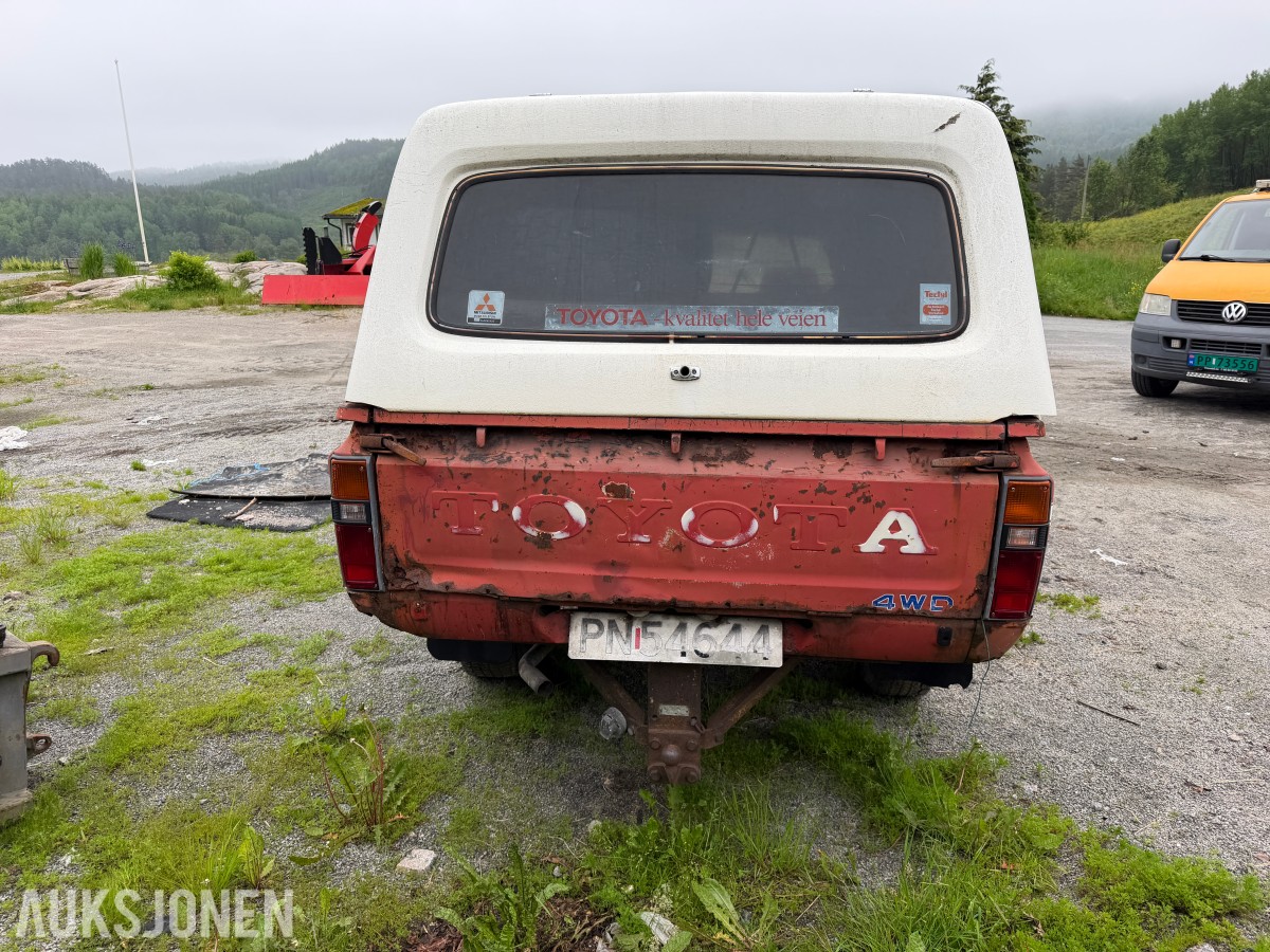 1981 TOYOTA HILUX 4WD - PROSJEKT - SAMLEROBJEKT? 