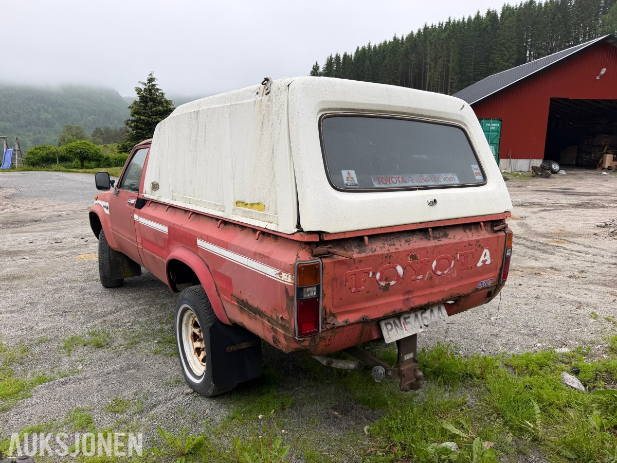 1981 TOYOTA HILUX 4WD - PROSJEKT - SAMLEROBJEKT? 