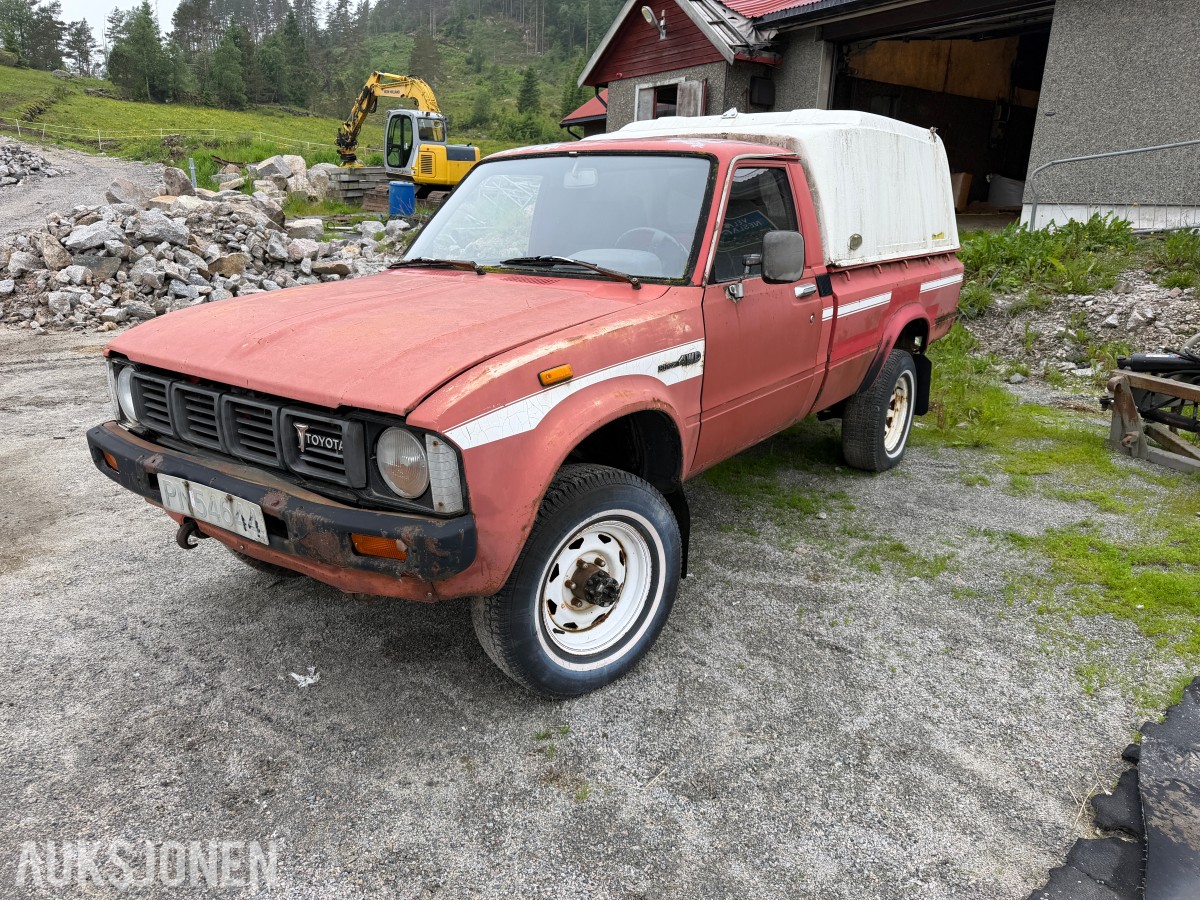 1981 TOYOTA HILUX 4WD - PROSJEKT - SAMLEROBJEKT? 