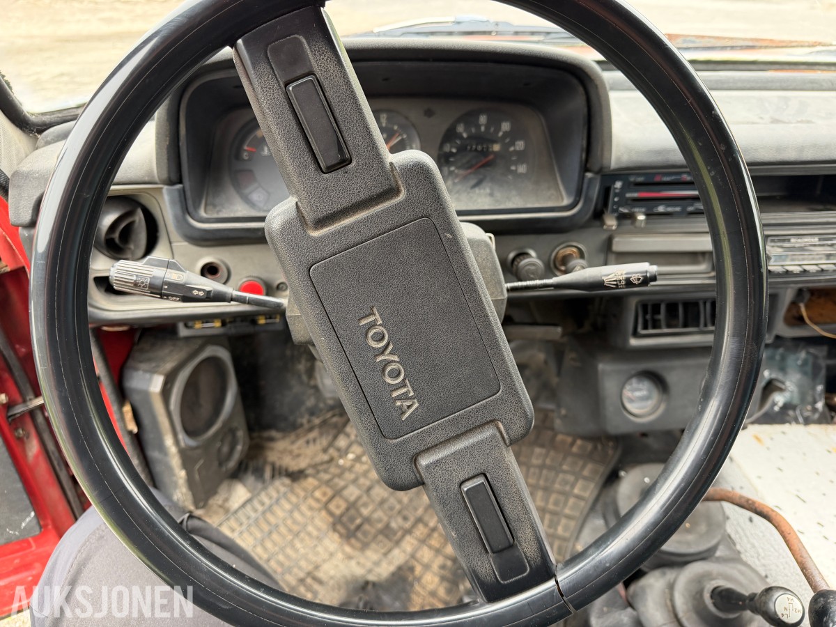 1981 TOYOTA HILUX 4WD - PROSJEKT - SAMLEROBJEKT? 