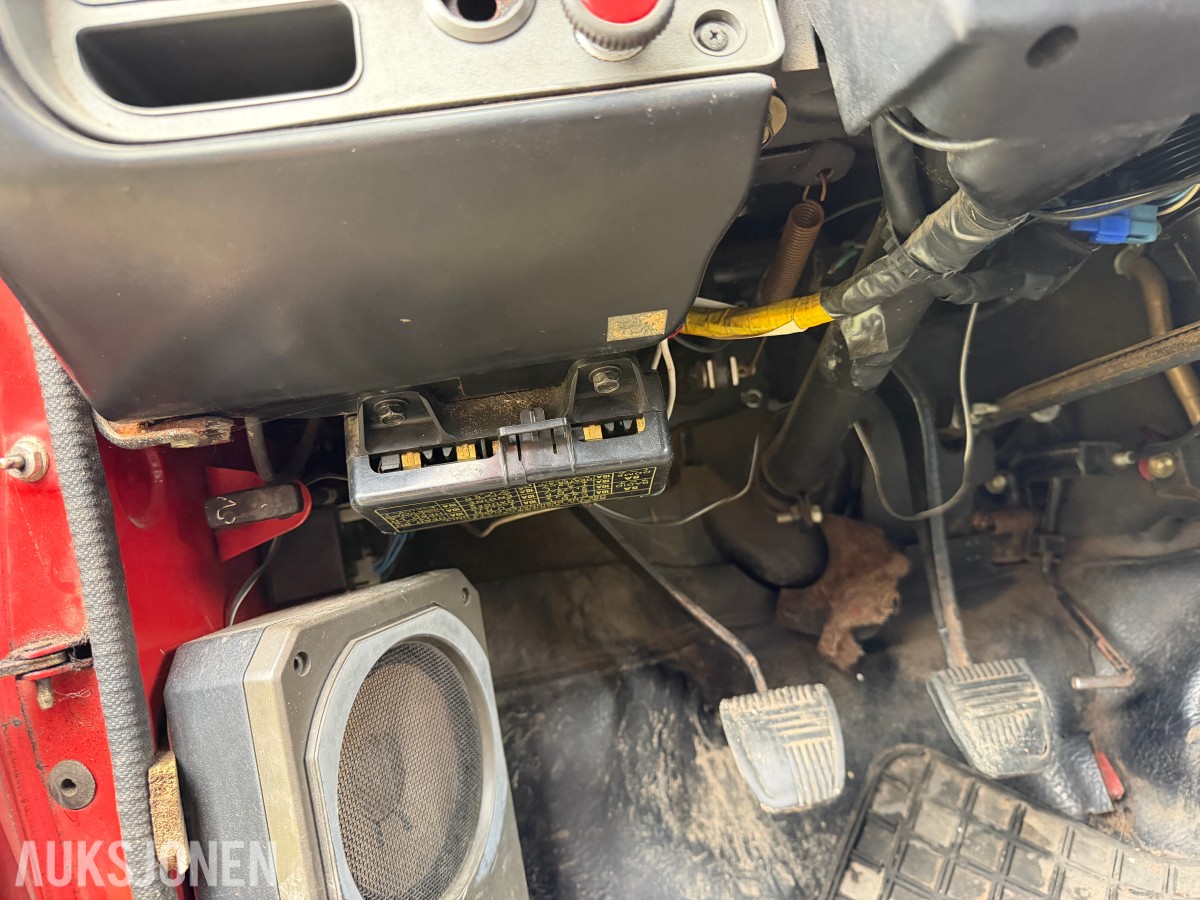 1981 TOYOTA HILUX 4WD - PROSJEKT - SAMLEROBJEKT? 