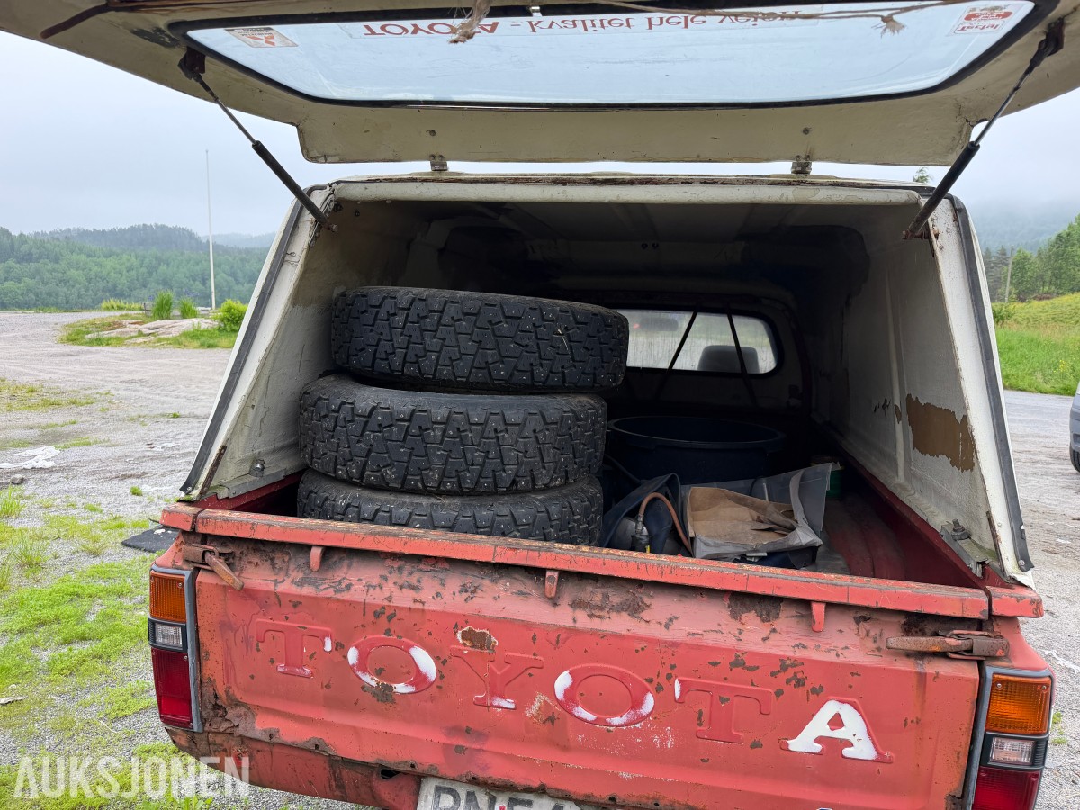 1981 TOYOTA HILUX 4WD - PROSJEKT - SAMLEROBJEKT? 
