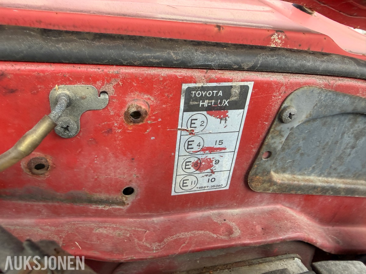 1981 TOYOTA HILUX 4WD - PROSJEKT - SAMLEROBJEKT? 