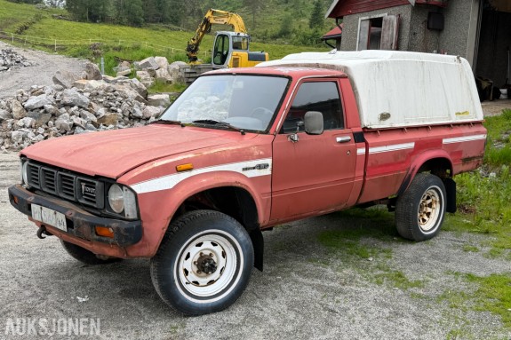 1981 TOYOTA HILUX 4WD - PROSJEKT - SAMLEROBJEKT? 