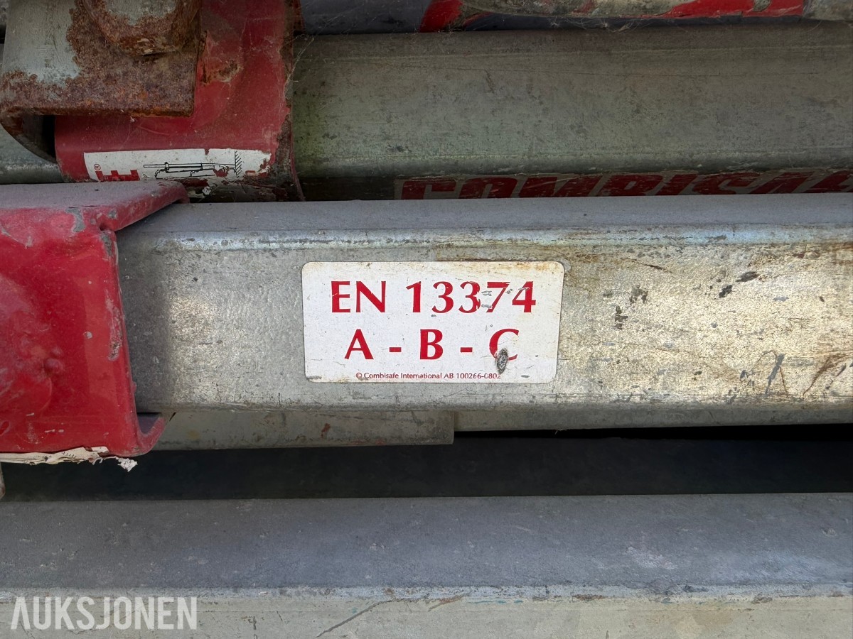 Combisafe Rekkverksstolpe 1,5m justerbar m/nettholder - ca 350 stk