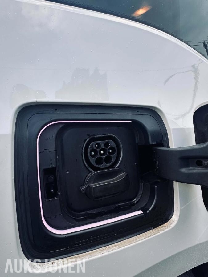 2015 BMW i3 Cruisekontroll, Navigasjon, S+V dekk, EU ok til 09.2027