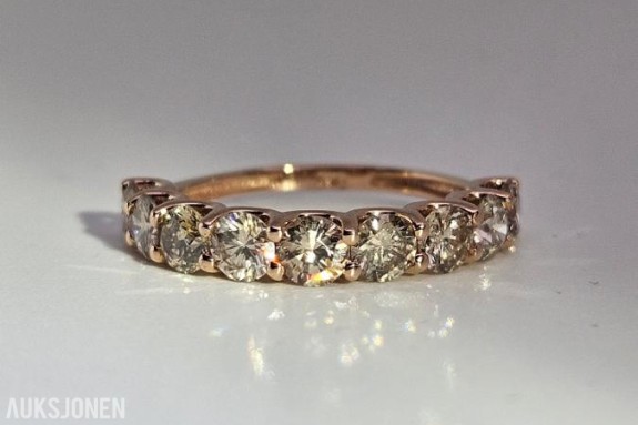 1.88CT ALLIANSE DIAMANTRING I 14K GULL. HELT NATURLIGE DIAMANTER! TAKSTBREV OG SERTIFIKAT!