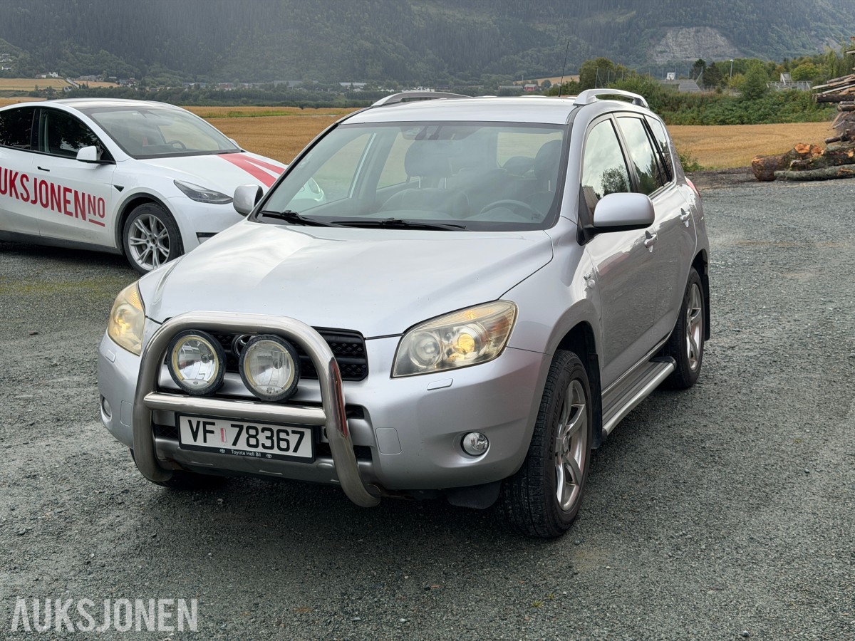 2006 TOYOTA RAV4 2.2 D-4D 4WD SKINN HENGERFESTE
