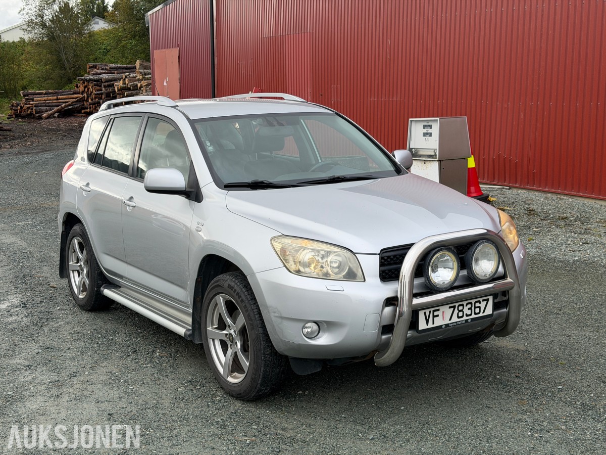 2006 TOYOTA RAV4 2.2 D-4D 4WD SKINN HENGERFESTE
