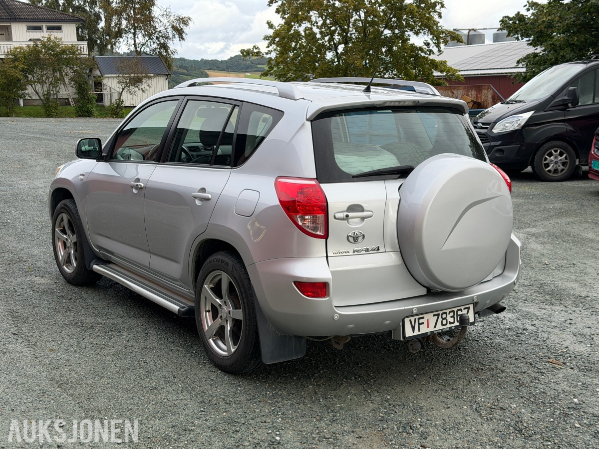2006 TOYOTA RAV4 2.2 D-4D 4WD SKINN HENGERFESTE