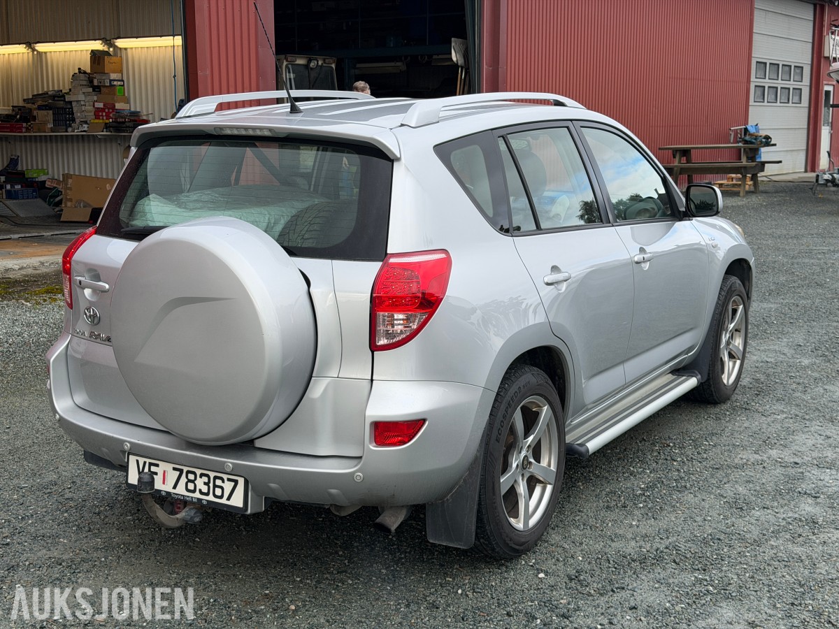 2006 TOYOTA RAV4 2.2 D-4D 4WD SKINN HENGERFESTE