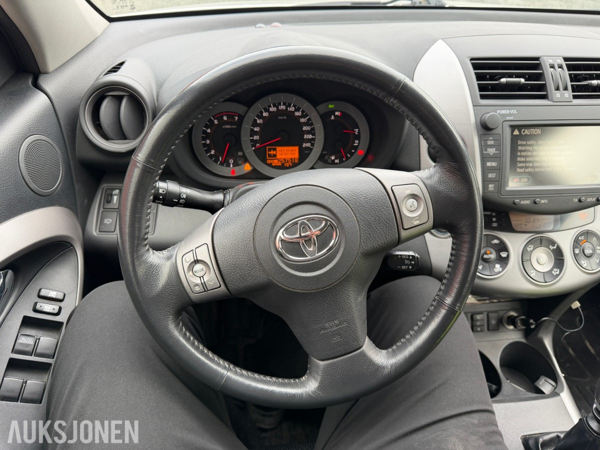 2006 TOYOTA RAV4 2.2 D-4D 4WD SKINN HENGERFESTE