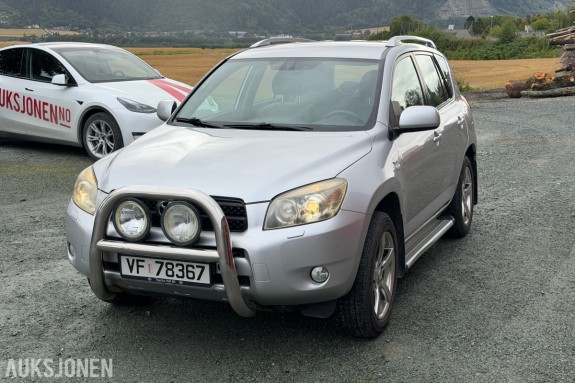 2006 TOYOTA RAV4 2.2 D-4D 4WD SKINN HENGERFESTE
