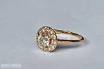 0.82CT DIAMANTRING I 14K GULL. NATURLIGE DIAMANTER! TAKSTBREV OG SERTIFIKAT!