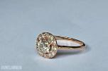 0.82CT DIAMANTRING I 14K GULL. NATURLIGE DIAMANTER! TAKSTBREV OG SERTIFIKAT!
