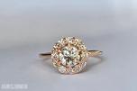 0.82CT DIAMANTRING I 14K GULL. NATURLIGE DIAMANTER! TAKSTBREV OG SERTIFIKAT!