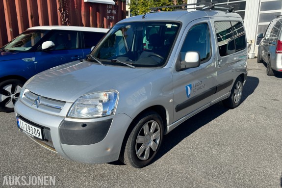 2007 Citroën Berlingo 1,6 HDi 90 hk - 81 802 km - EU OK - fem sitteplasser - takstativ - skyvedører på begge sider - 515 kg nyttelast 