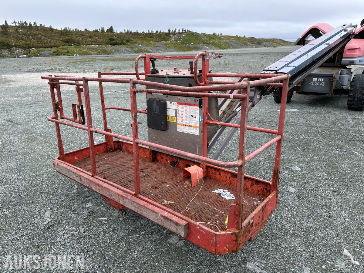 2011 Skyjack SJ66T bomlift, 3502 t, 4x4