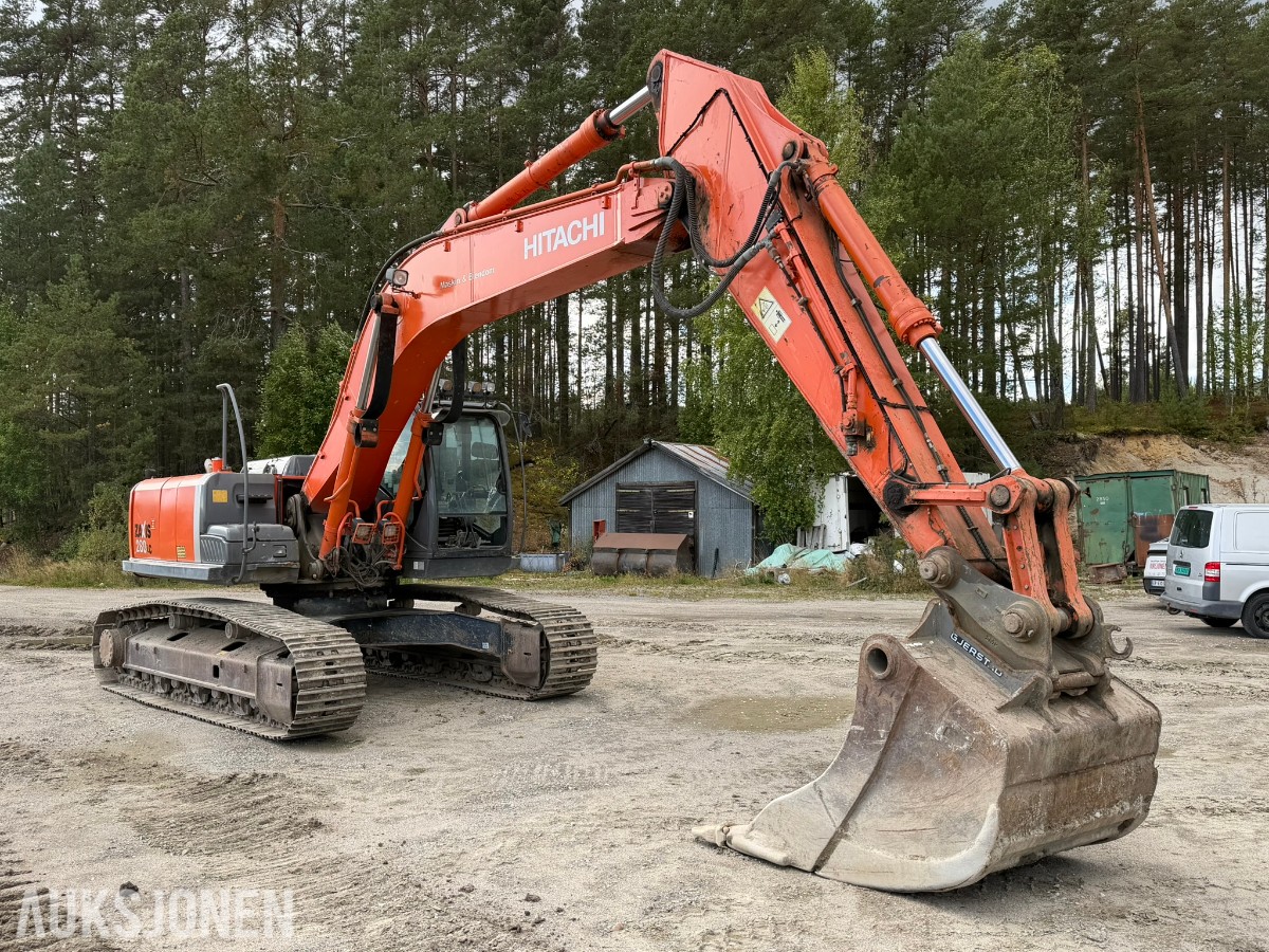 2010 Hitachi Zaxis ZX280LC-3 Gravemaskin