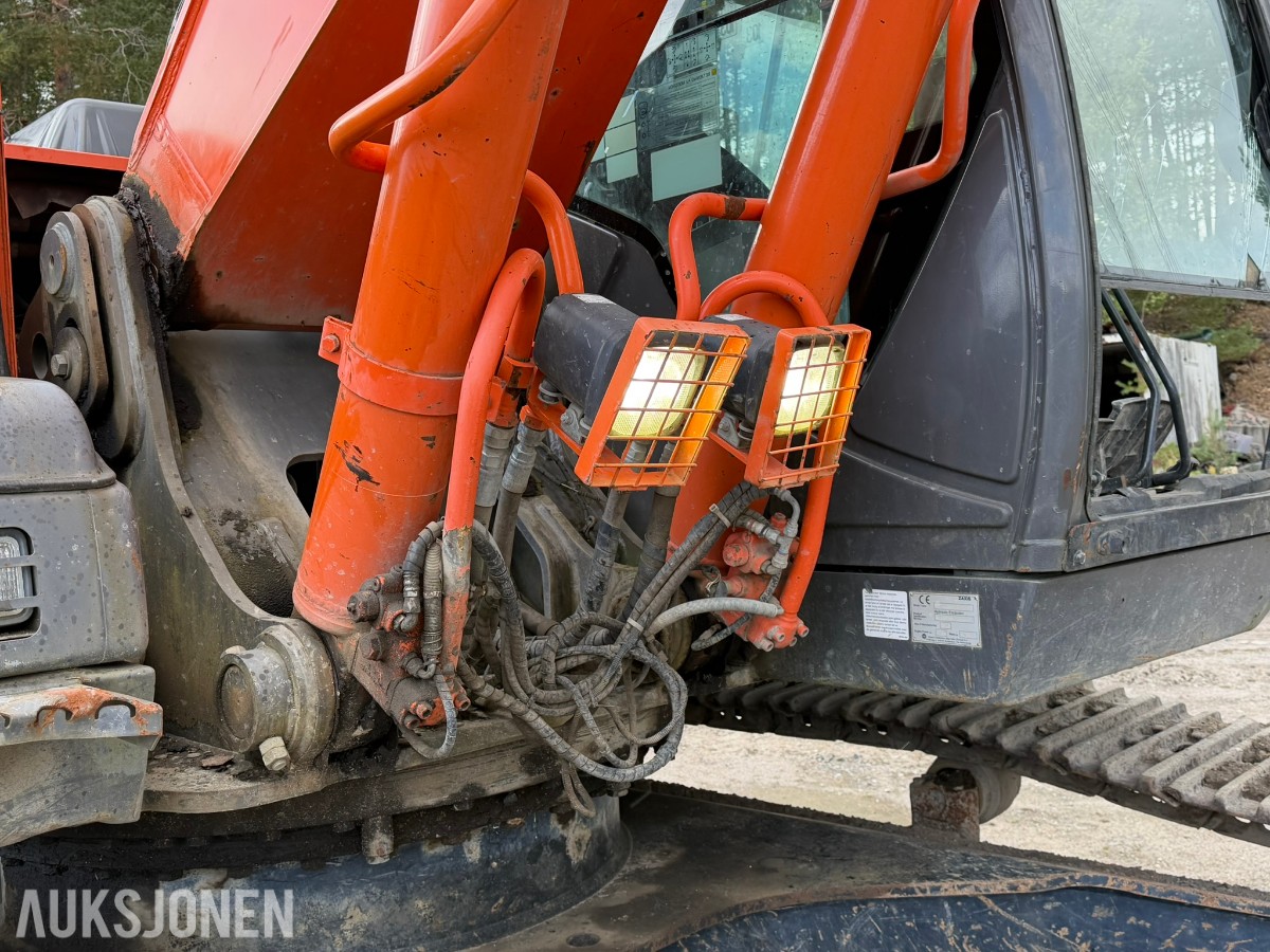 2010 Hitachi Zaxis ZX280LC-3 Gravemaskin