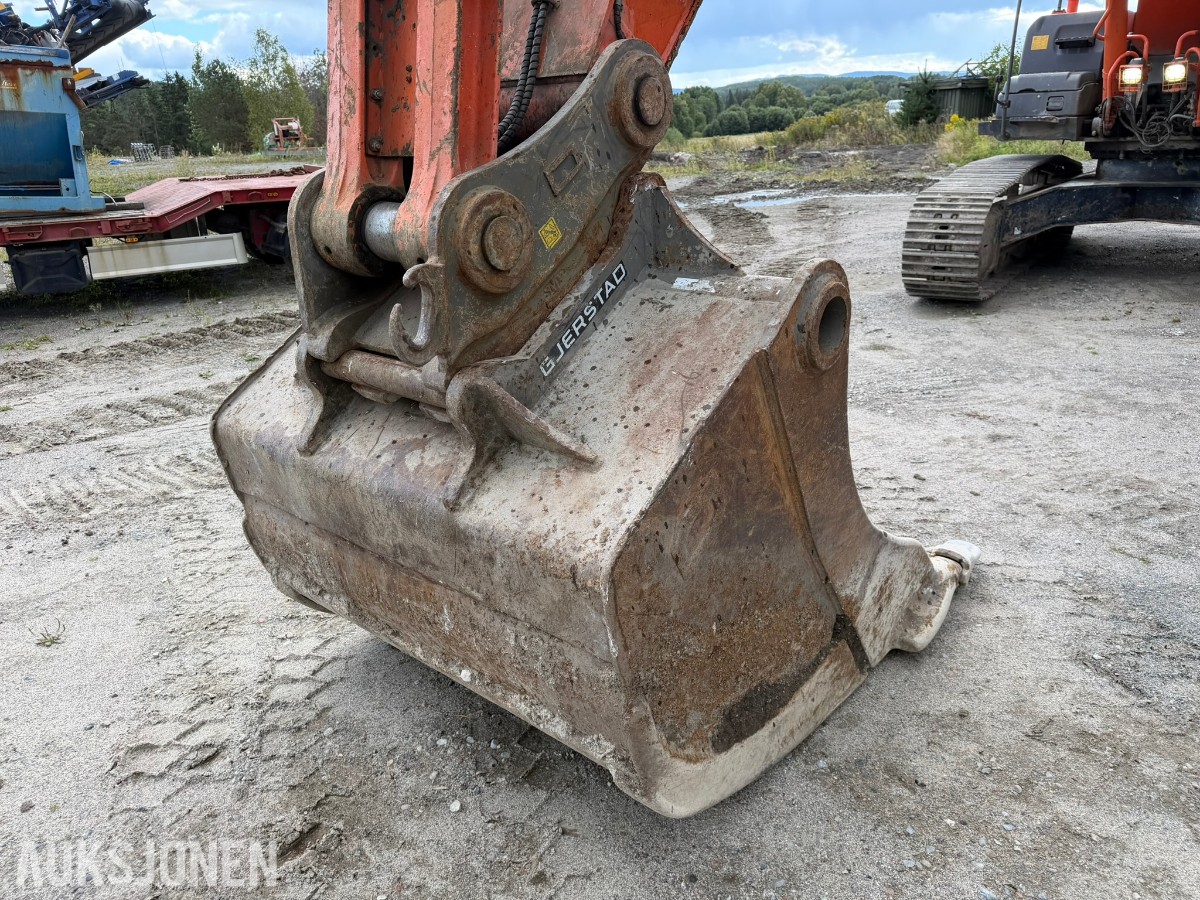 2010 Hitachi Zaxis ZX280LC-3 Gravemaskin