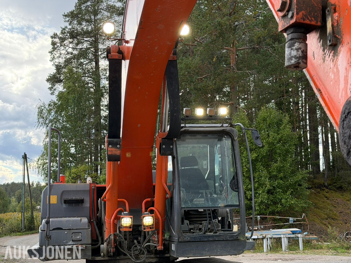 2010 Hitachi Zaxis ZX280LC-3 Gravemaskin