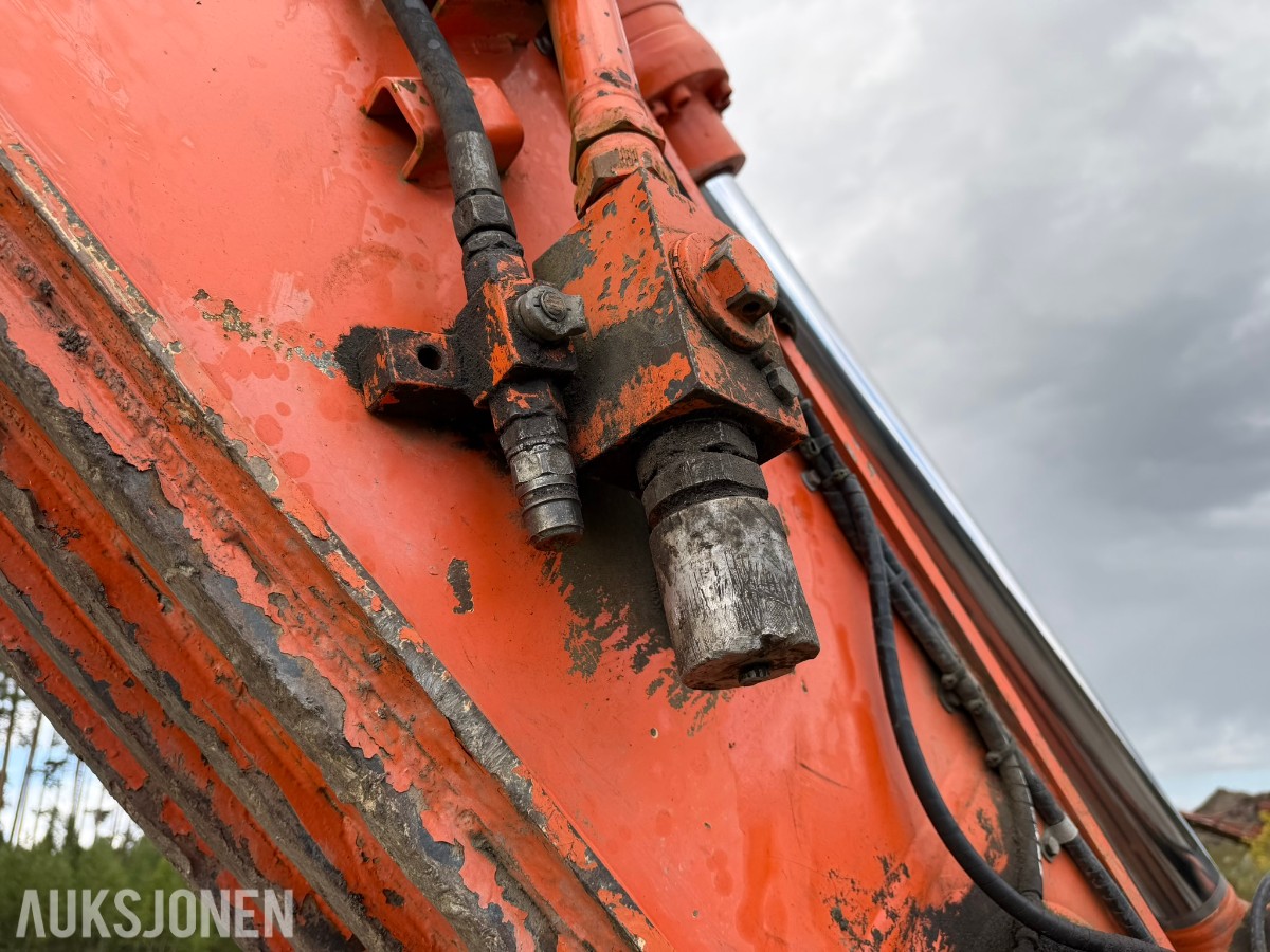 2010 Hitachi Zaxis ZX280LC-3 Gravemaskin