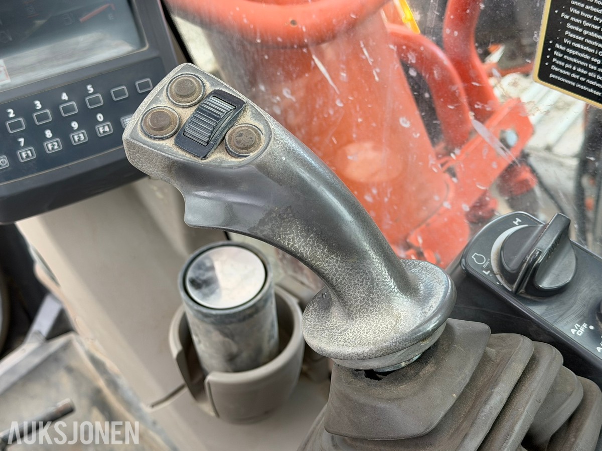 2010 Hitachi Zaxis ZX280LC-3 Gravemaskin