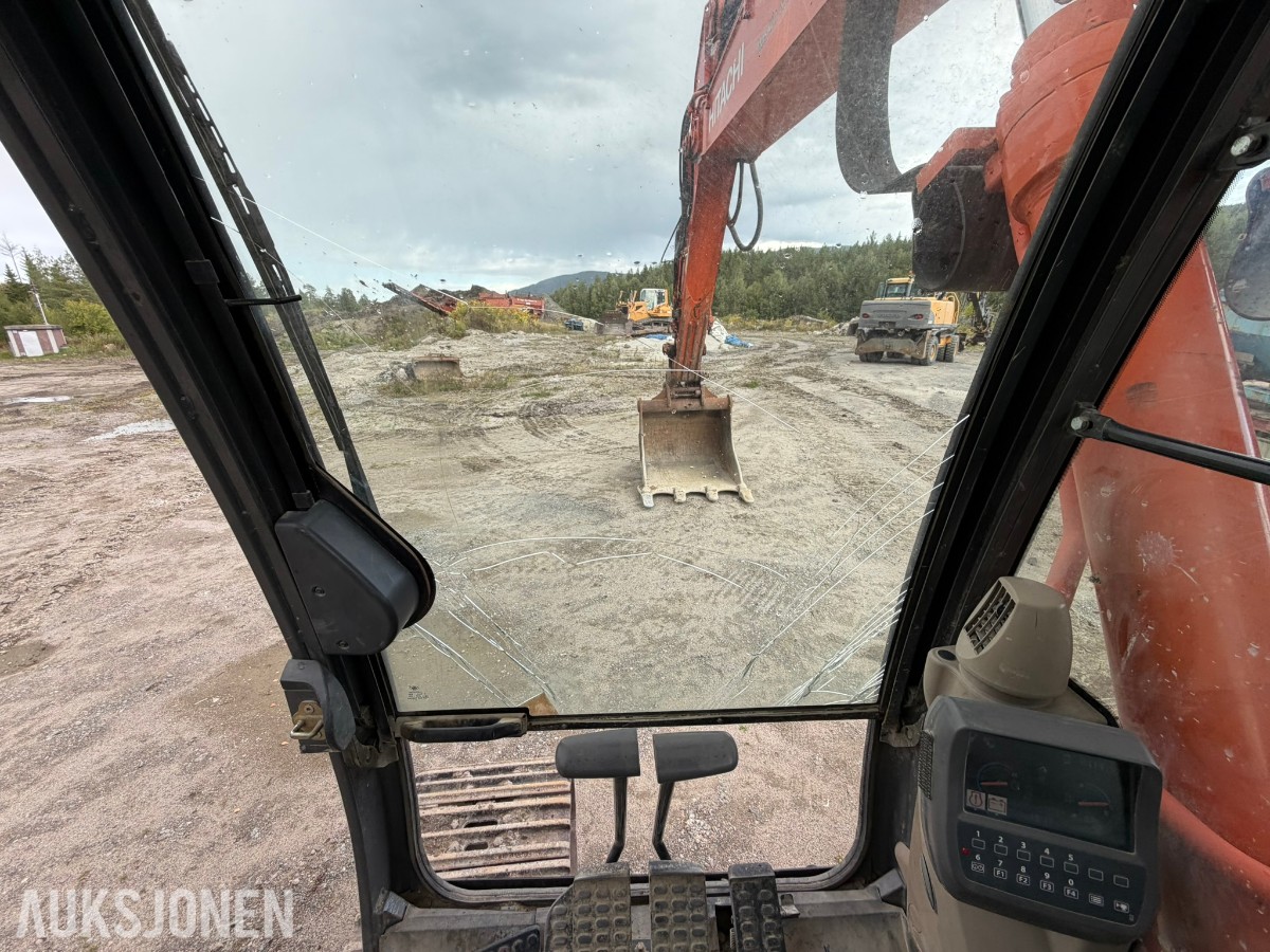 2010 Hitachi Zaxis ZX280LC-3 Gravemaskin