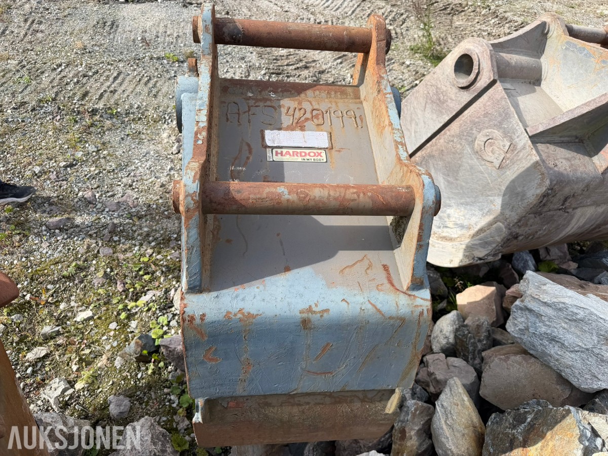 2010 Hitachi Zaxis ZX280LC-3 Gravemaskin