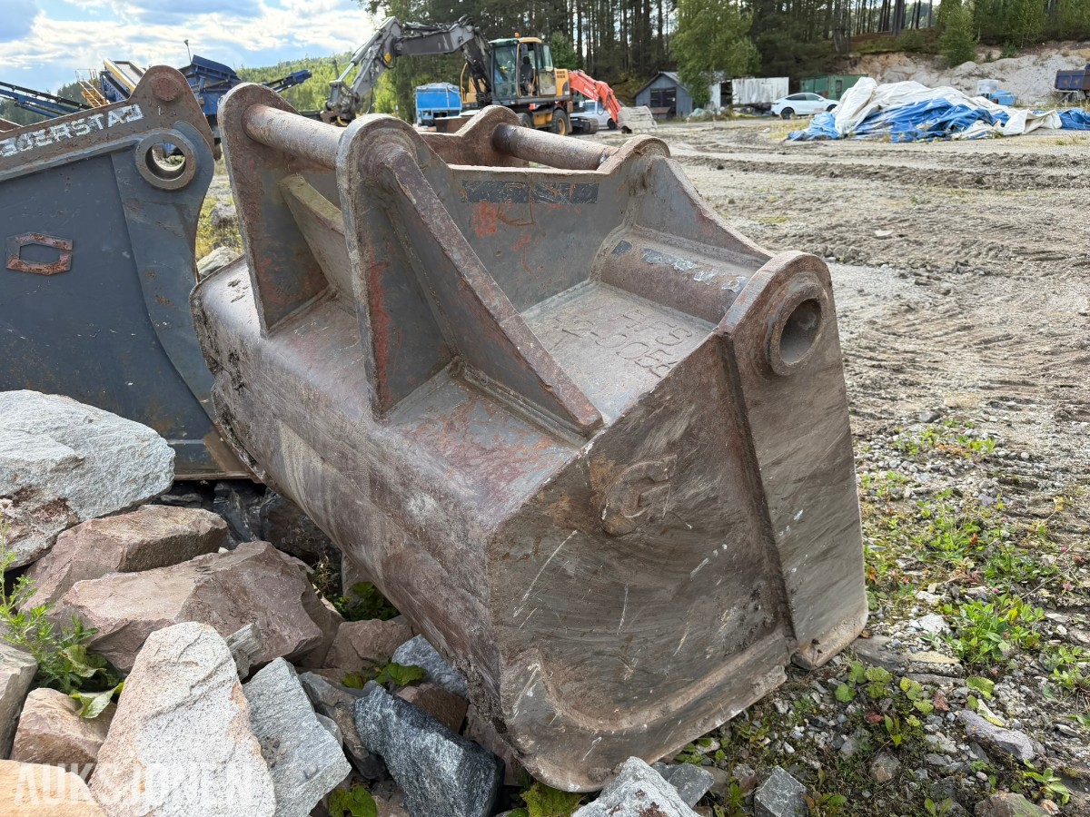 2010 Hitachi Zaxis ZX280LC-3 Gravemaskin