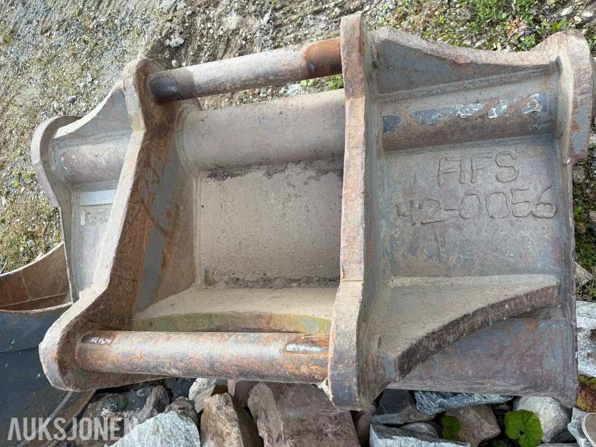 2010 Hitachi Zaxis ZX280LC-3 Gravemaskin
