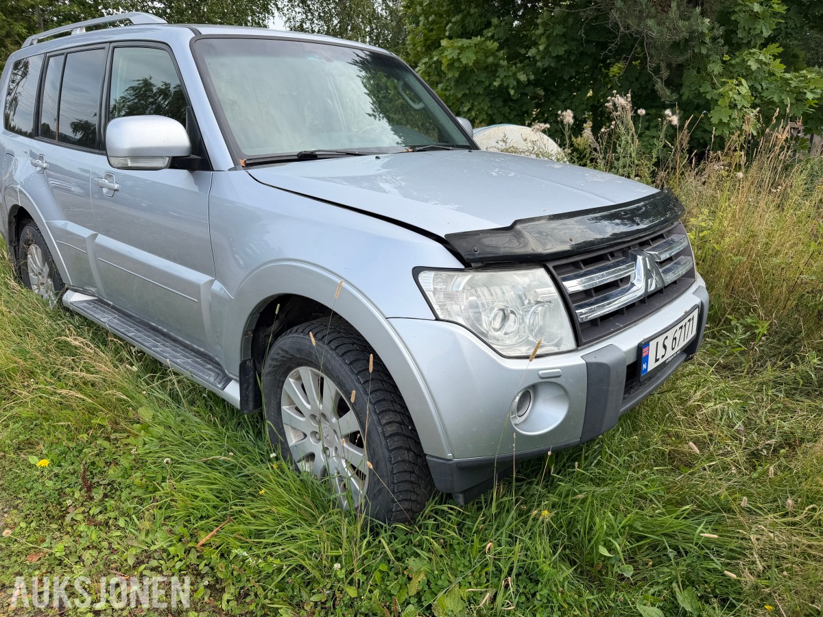 2007 Mitsubishi PAJERO 3.2-170 DI-D 4WD / Rep.objekt