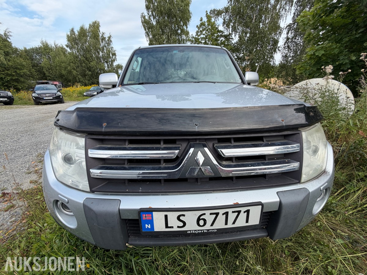 2007 Mitsubishi PAJERO 3.2-170 DI-D 4WD / Rep.objekt