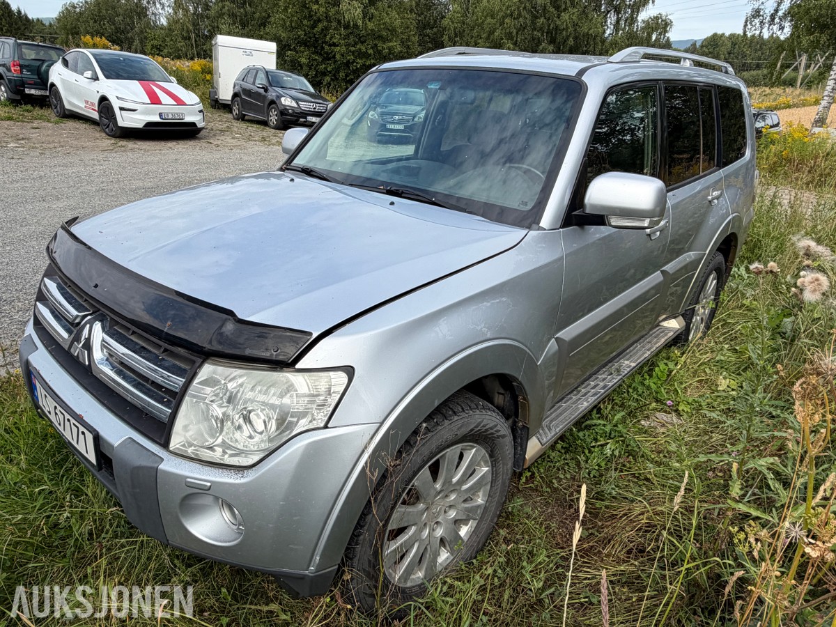 2007 Mitsubishi PAJERO 3.2-170 DI-D 4WD / Rep.objekt