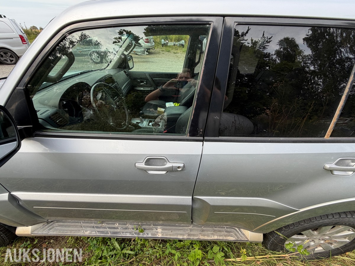 2007 Mitsubishi PAJERO 3.2-170 DI-D 4WD / Rep.objekt