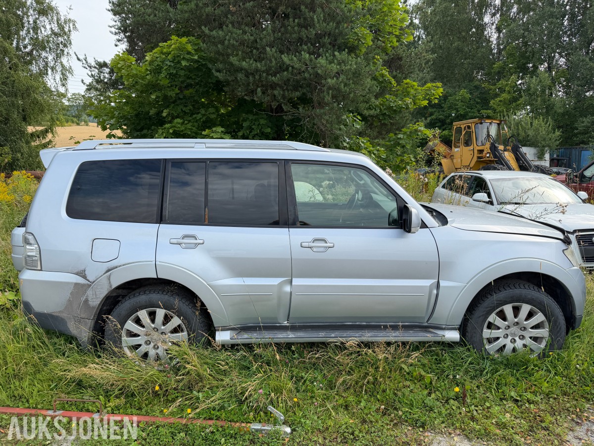 2007 Mitsubishi PAJERO 3.2-170 DI-D 4WD / Rep.objekt