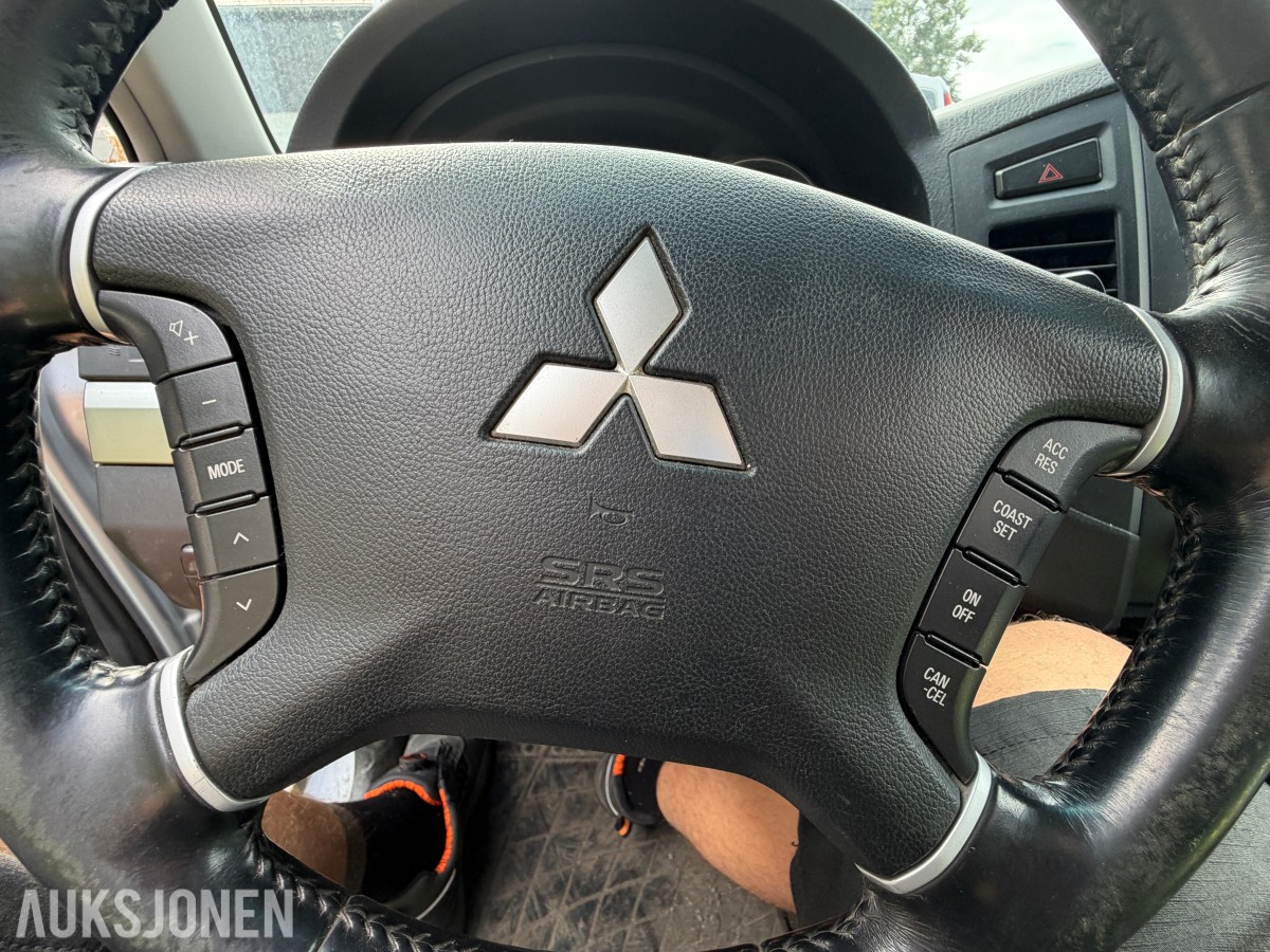 2007 Mitsubishi PAJERO 3.2-170 DI-D 4WD / Rep.objekt
