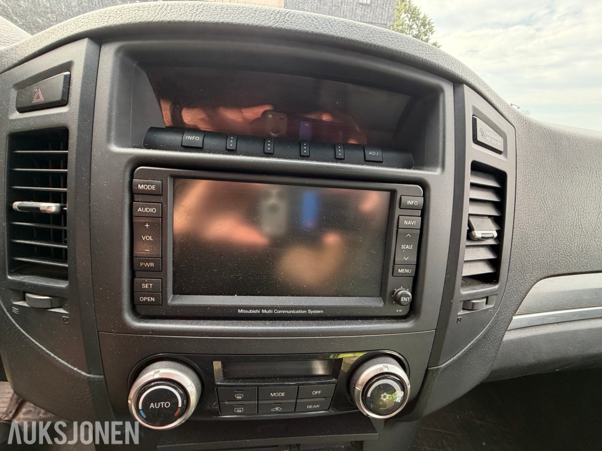 2007 Mitsubishi PAJERO 3.2-170 DI-D 4WD / Rep.objekt