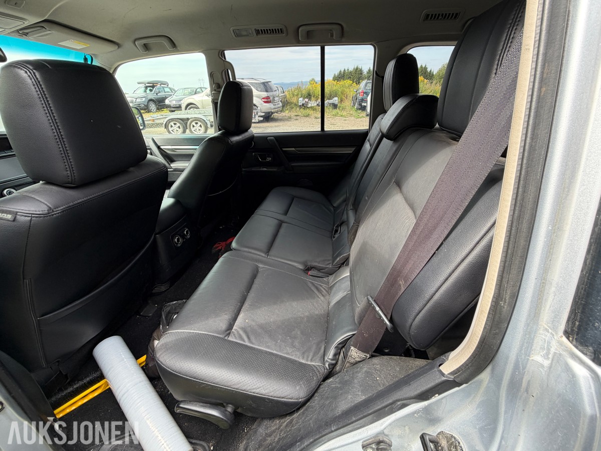 2007 Mitsubishi PAJERO 3.2-170 DI-D 4WD / Rep.objekt