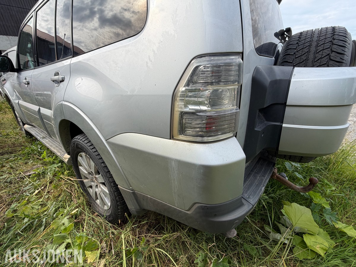 2007 Mitsubishi PAJERO 3.2-170 DI-D 4WD / Rep.objekt