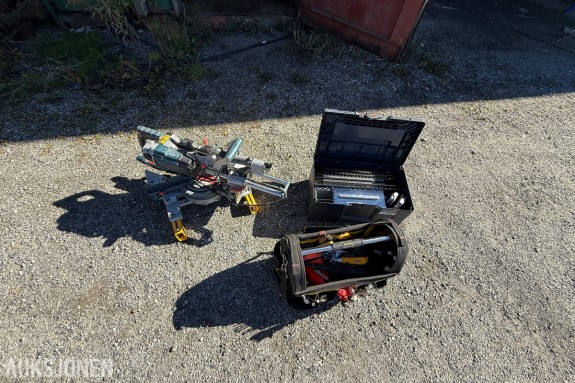 Bosch Professional GCM 8 SDE kapp- og gjærsag med verktøy og tilbehør