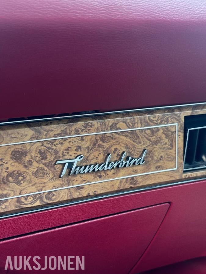 1976 Ford Thunderbird 5.8 163HK Automat