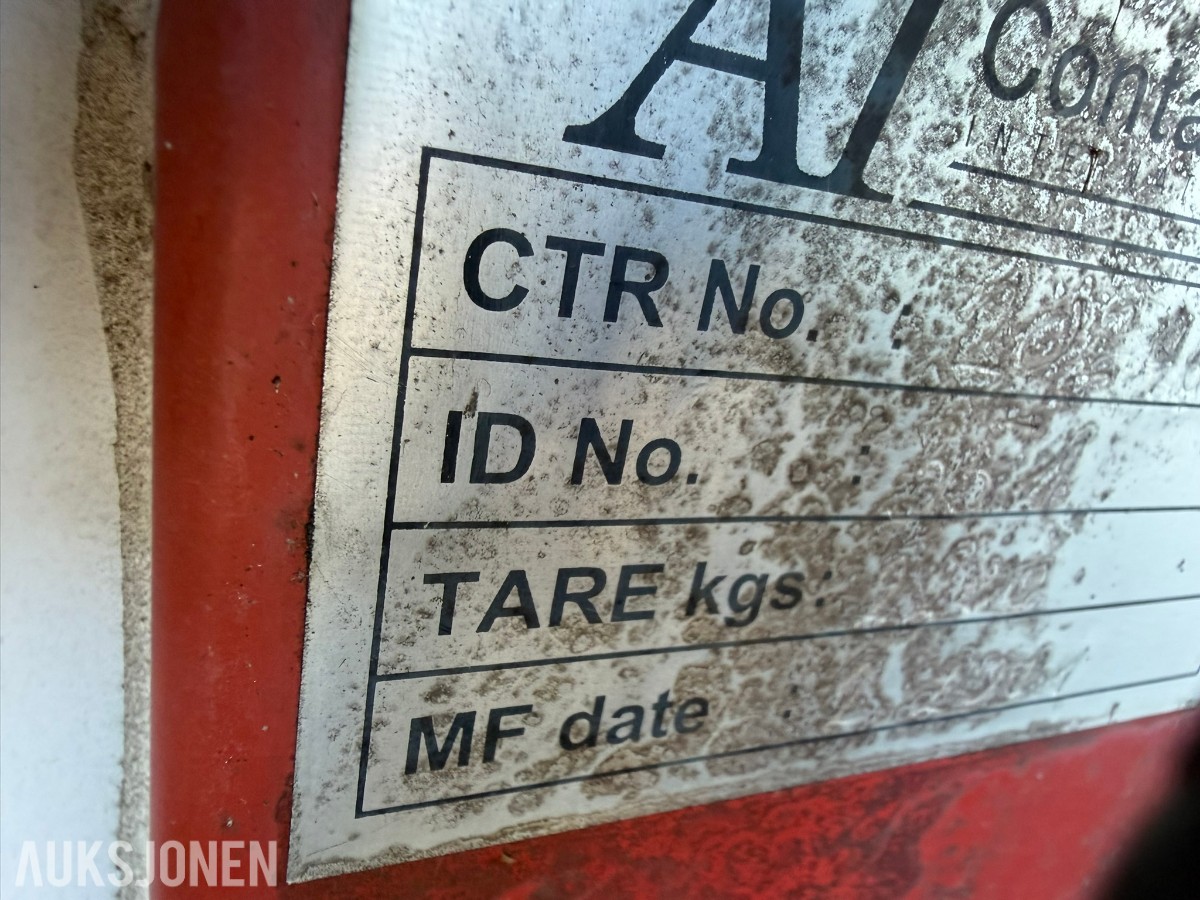 3 containerbrakker med 2 hybler og separate soverom