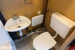 3 containerbrakker med 2 hybler og separate soverom