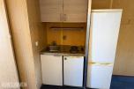 3 containerbrakker med 2 hybler og separate soverom