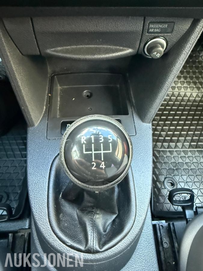 2013 Volkswagen Caddy 1.6 102hk hengerfeste s+v dekk servicer fulgt