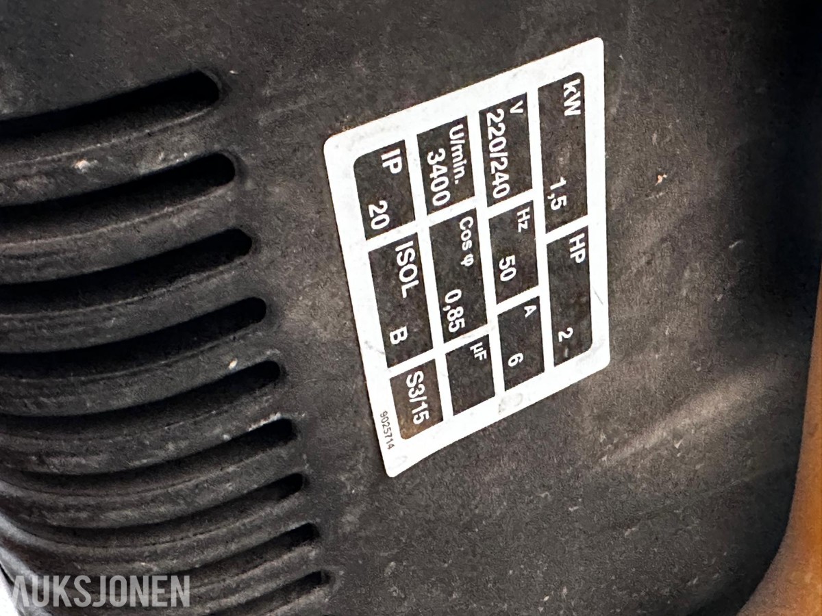 Bostitch kompressor med 2 spikerpistoler og trykkluftutstyr