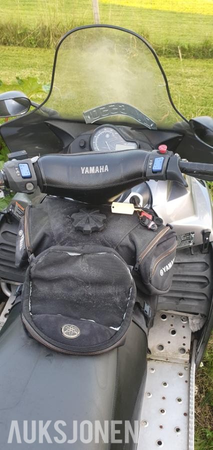 2004 Yamaha RS Venture TF snøscooter